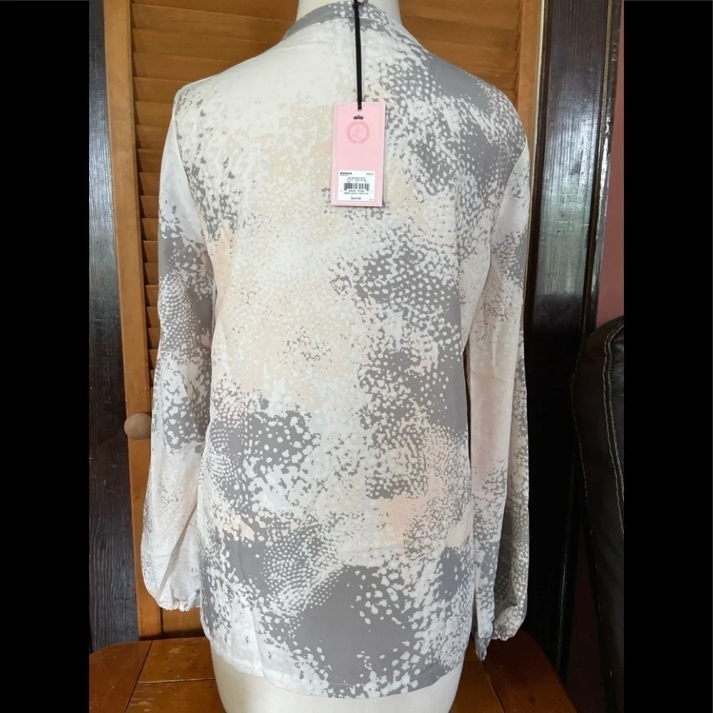 NWT Juicy Couture Cold Shoulder Top White Multi Size small - Picture 2 of 9